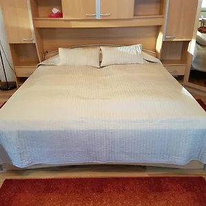  Apartamento Délibáb Hungría